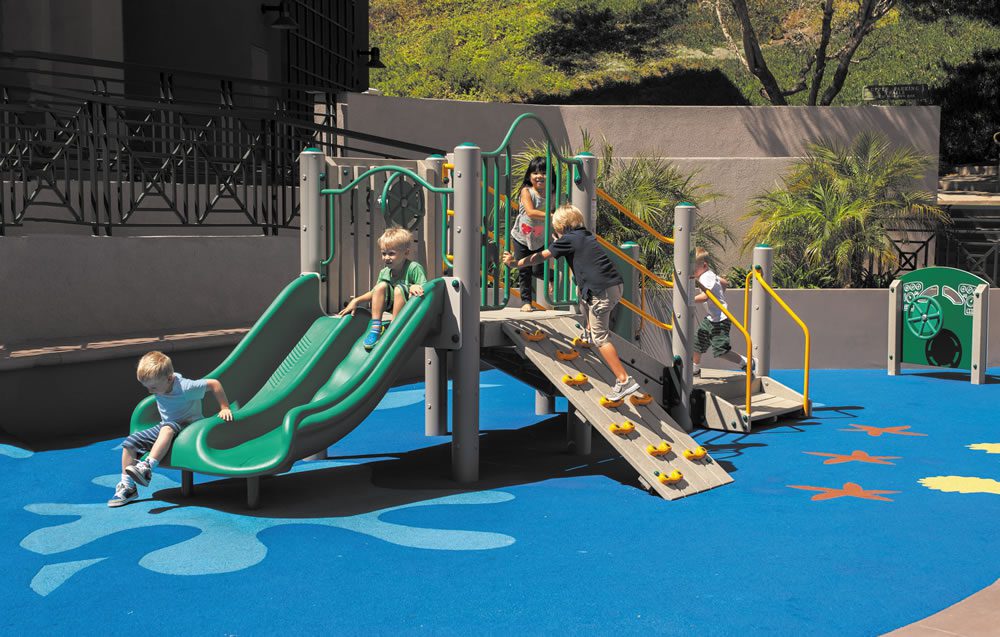 Big Toys Chalet Flower Hill Promenade